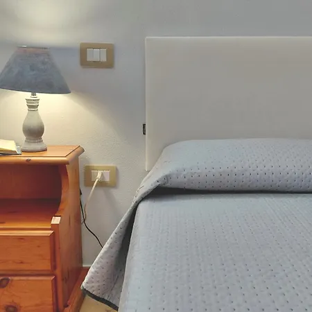 La Rondinara Apartment *